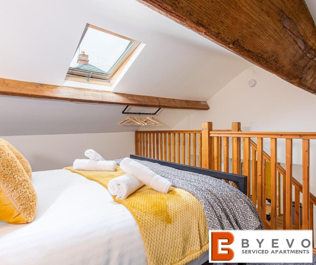 Byevo Oswestry Barn - Quirky Romantic Retreat Or Cosy Contractor Base Bagian luar foto