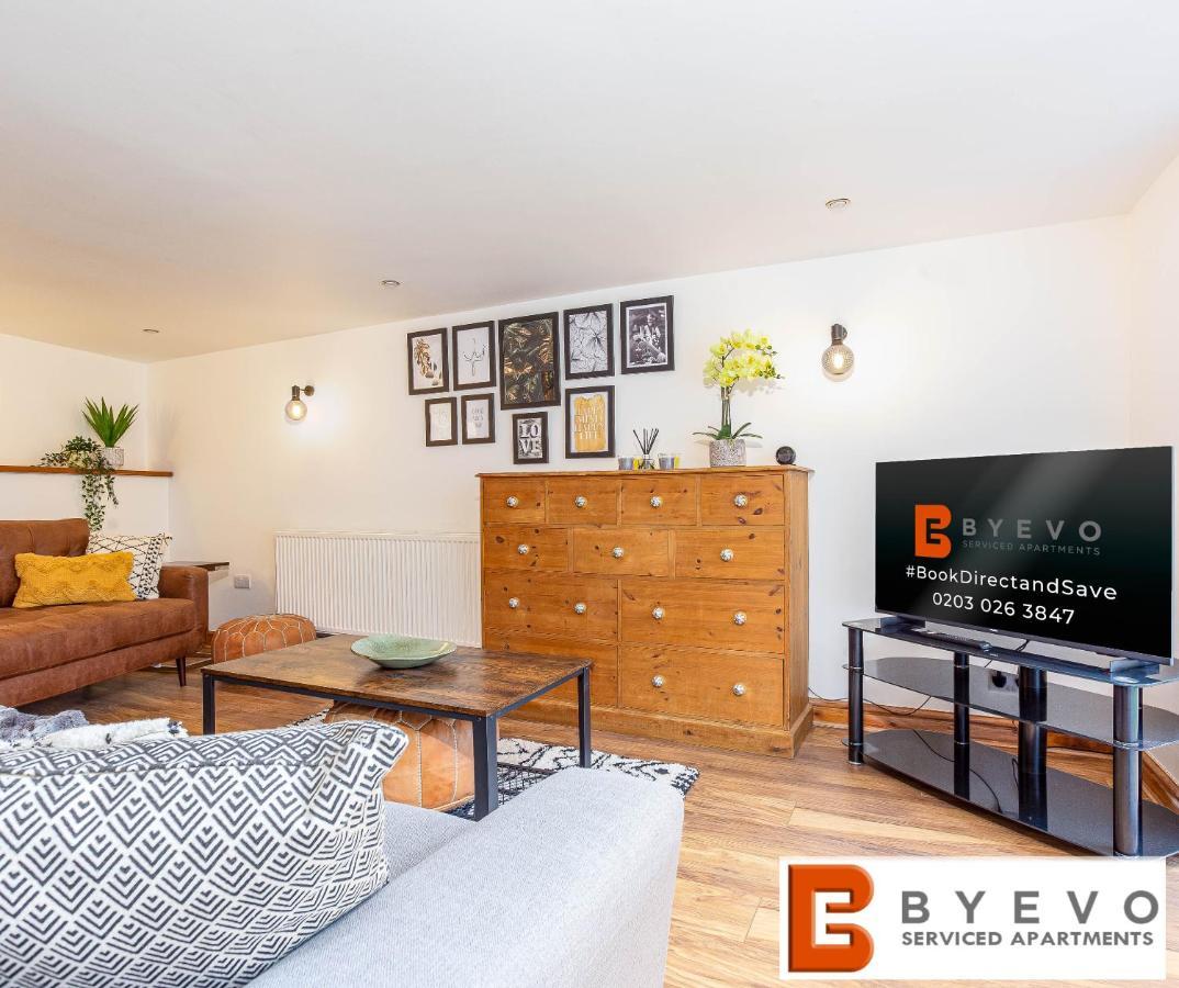 Byevo Oswestry Barn - Quirky Romantic Retreat Or Cosy Contractor Base Bagian luar foto