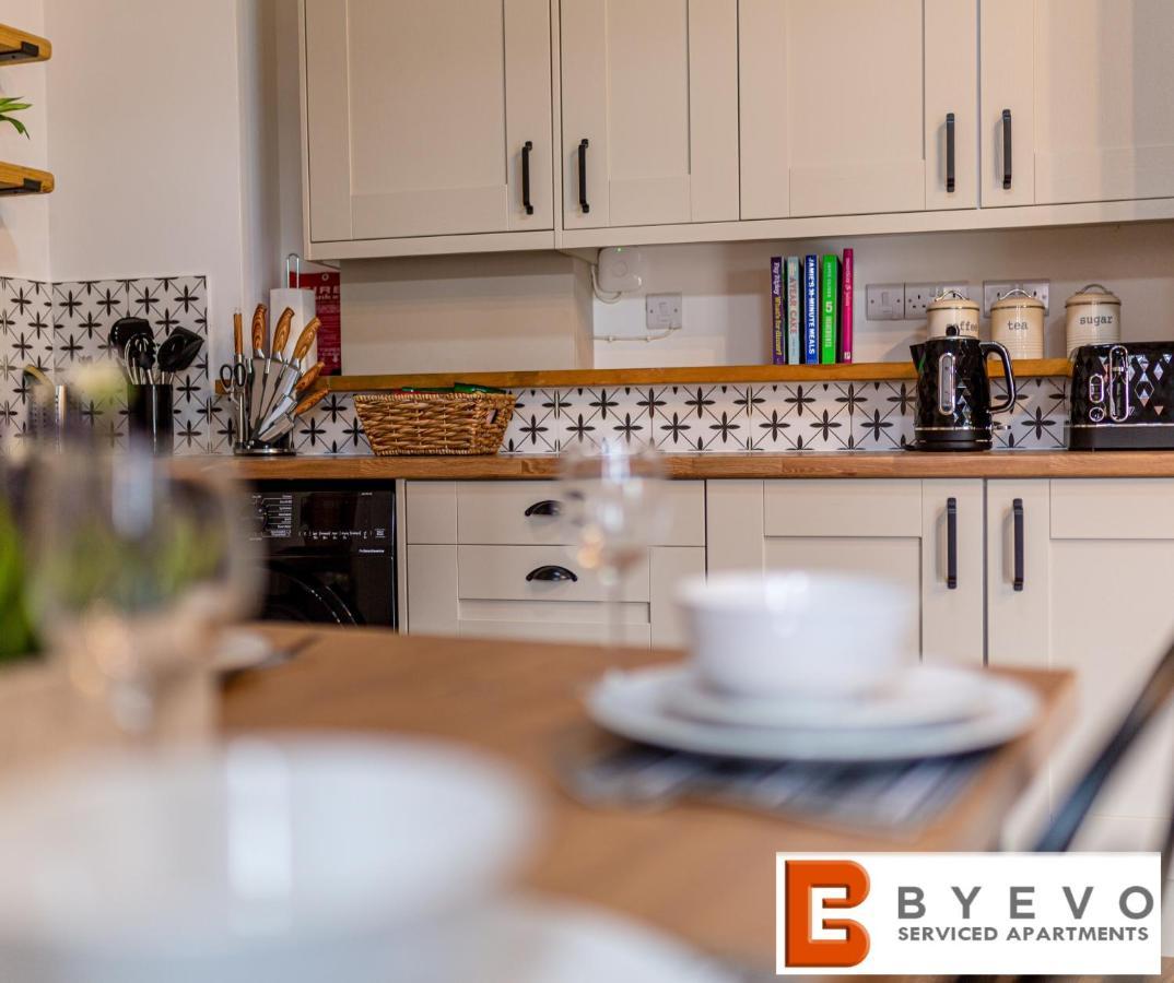 Byevo Oswestry Barn - Quirky Romantic Retreat Or Cosy Contractor Base Bagian luar foto